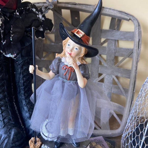 NEW! Fall Halloween Vintage Inspired Witch School Girl Figurine Statue - Picture 8 of 10